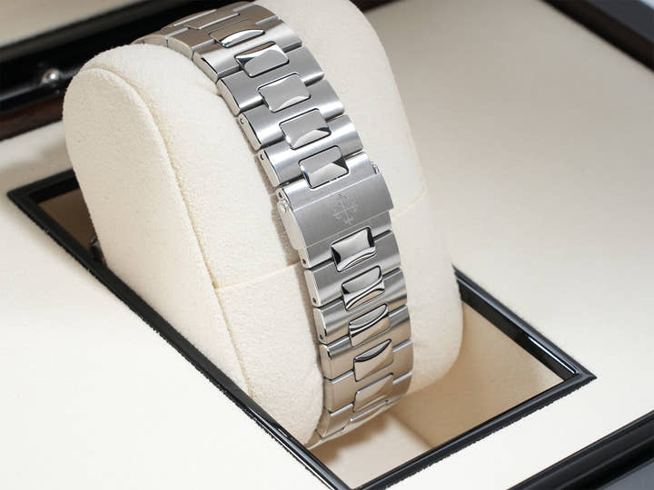 パテックフィリップ ノーチラス プチコンプリケーション Ref.5712/1A-001 ステンレススチール ブルー文字盤