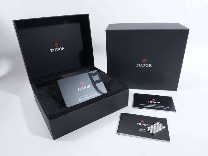 チューダー(チュードル) ブラックベイ クロノ Ref.79360N ピンク文字盤 未使用 kcderc8m