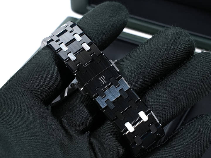 オーデマピゲ ロイヤルオーク クロノグラフ Ref.26240CE.OO.1225CE.02 ブラックセラミック ブラック文字盤