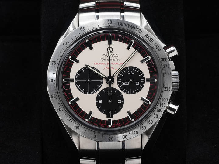 オメガ スピードマスター シューマッハ レジェンド Ref.3853.32 アイボリー×ブラック文字盤 中古 93ro395d