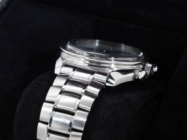 オメガ スピードマスター シューマッハ レジェンド Ref.3853.32 アイボリー×ブラック文字盤 中古 93ro395d