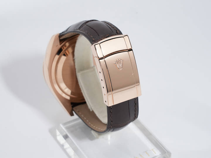 ロレックス スカイドゥエラー Ref.326135 エバーローズゴールド チョコレート文字盤 革ベルト 中古 3yhofqrz