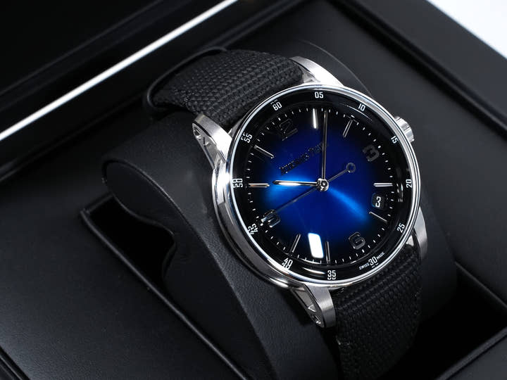 オーデマピゲ CODE 11.59 バイ オーデマ ピゲ Ref.15210BC.OO.A002KB.01 ホワイトゴールド スモークブルーラッカー文字盤