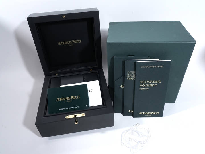 オーデマピゲ CODE 11.59 バイ オーデマ ピゲ Ref.15210BC.OO.A002KB.01 ホワイトゴールド スモークブルーラッカー文字盤