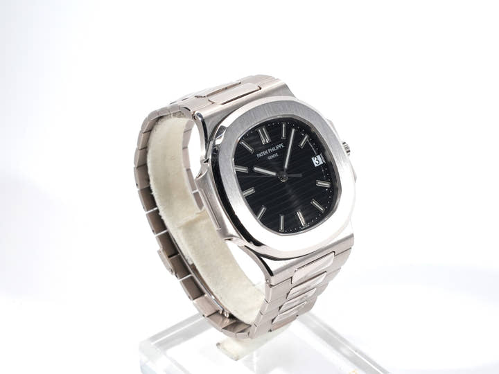 パテックフィリップ ノーチラス Ref.3711/1G-001 ホワイトゴールド ブラック文字盤