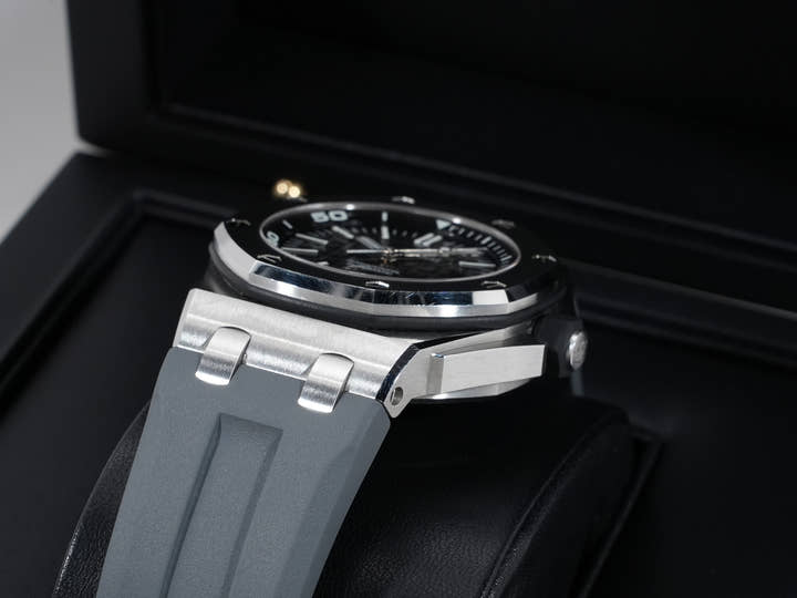 オーデマピゲ ロイヤルオーク オフショア ダイバー Ref.15710ST.OO.A002CA.01 ステンレススチール ブラック文字盤