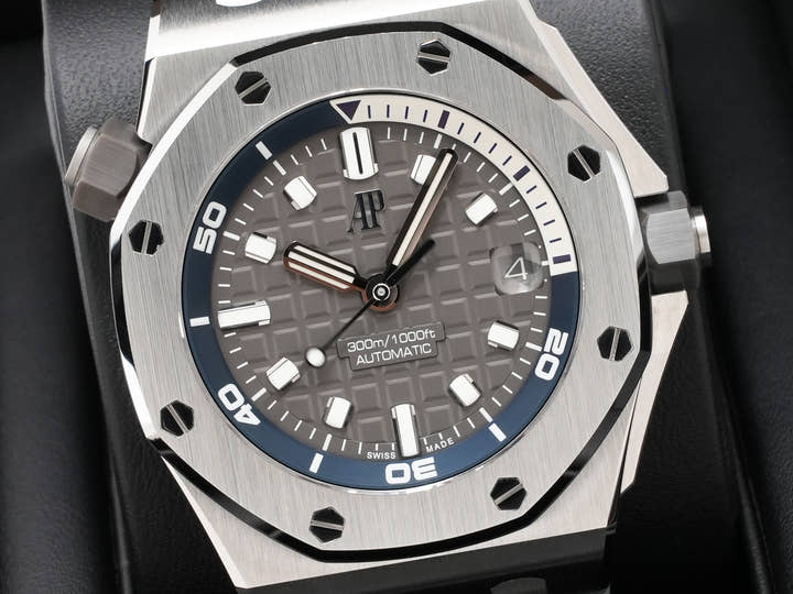 オーデマピゲ ロイヤルオーク オフショア ダイバー Ref.15720ST.OO.A009CA.01 ステンレススチール グレー文字盤