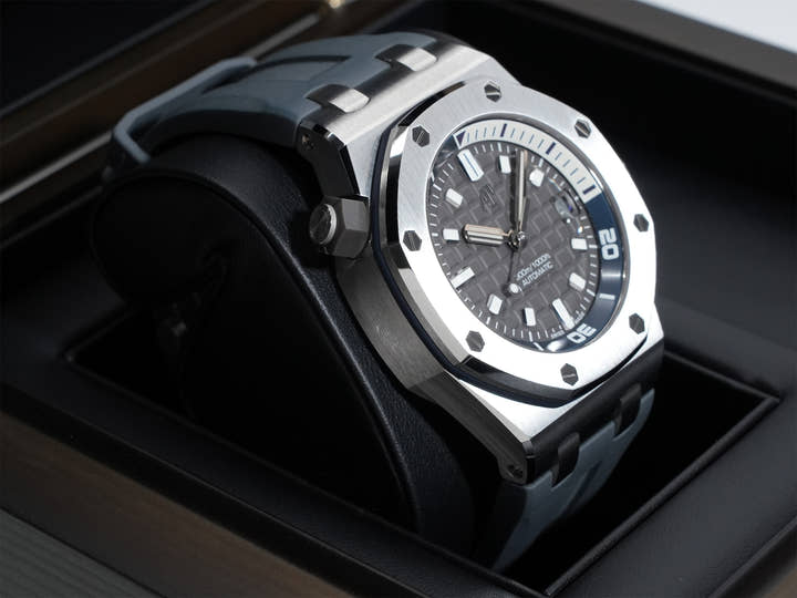 オーデマピゲ ロイヤルオーク オフショア ダイバー Ref.15720ST.OO.A009CA.01 ステンレススチール グレー文字盤