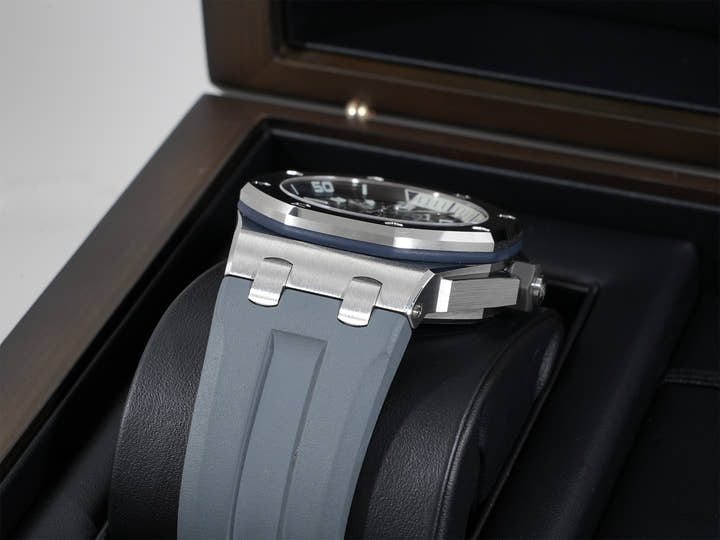 オーデマピゲ ロイヤルオーク オフショア ダイバー Ref.15720ST.OO.A009CA.01 ステンレススチール グレー文字盤