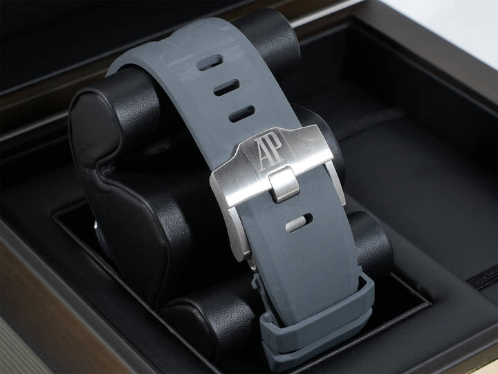 オーデマピゲ ロイヤルオーク オフショア ダイバー Ref.15720ST.OO.A009CA.01 ステンレススチール グレー文字盤