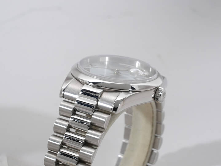 ロレックス デイデイト36 Ref.118206 プラチナ アイスブルー文字盤