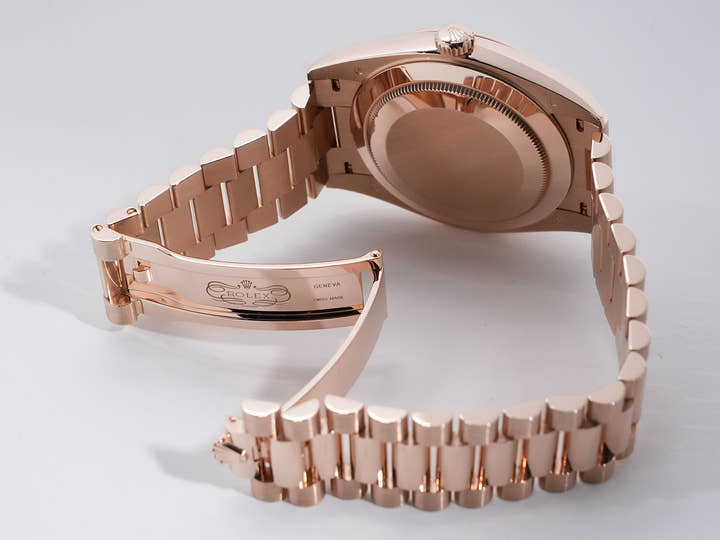 ロレックス デイデイト40 Ref.228235A エバーローズゴールド サンダストx10Pダイヤ文字盤