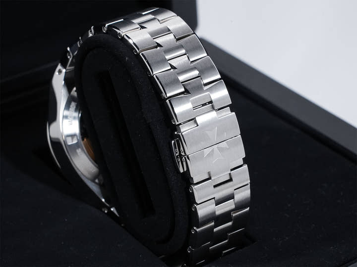 ヴァシュロンコンスタンタン オーヴァーシーズ クロノグラフ Ref.5500V/110A-B148 ブルー文字盤 美中古 miugeih2