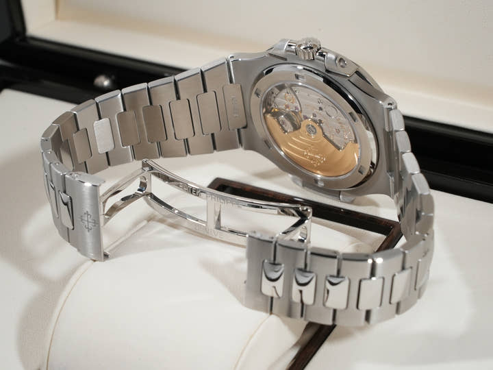 パテックフィリップ ノーチラス Ref.5711/1A-011 ステンレススチール ホワイト文字盤