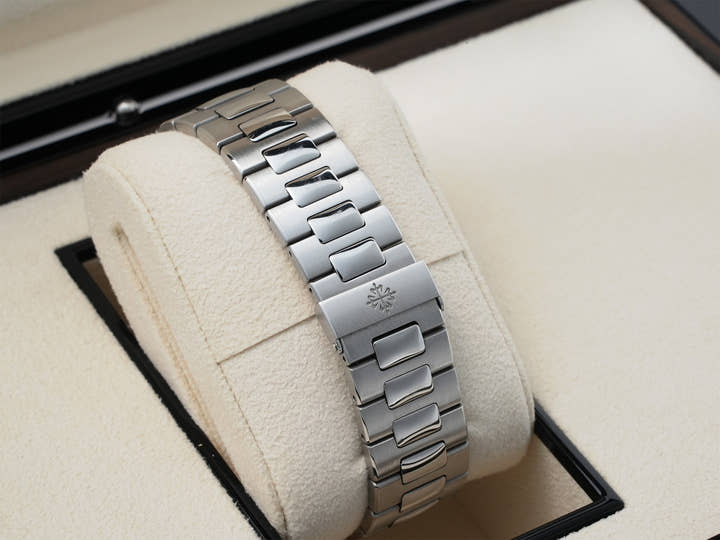 パテックフィリップ ノーチラス プチコンプリケーション Ref.5712/1A-001 ステンレススチール ブルー文字盤