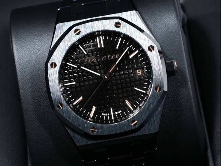 オーデマピゲ ロイヤルオーク Ref.77350CE.OO.1266CE.03.A ブラックセラミック ブラック文字盤