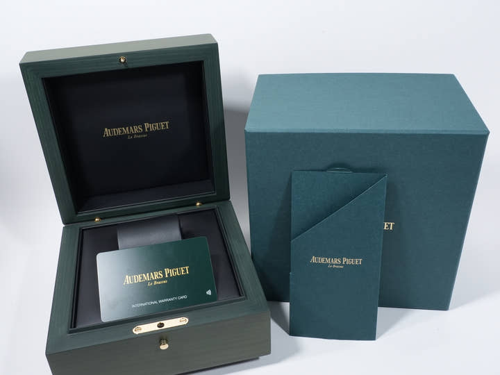 オーデマピゲ ロイヤルオーク Ref.77350CE.OO.1266CE.03.A ブラックセラミック ブラック文字盤