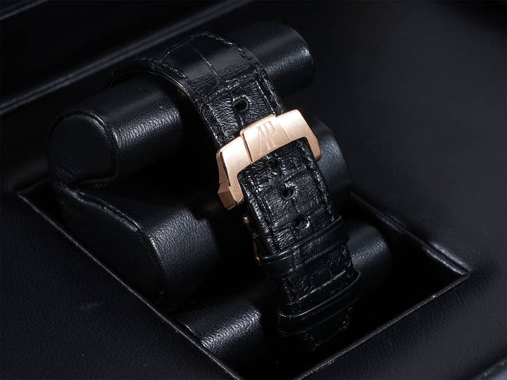 オーデマピゲ CODE 11.59 バイ オーデマ ピゲ トゥールビヨン オープンワーク Ref.26600OR.OO.D002CR.01 ピンクゴールド ブラックラッカーインナーベゼル、オープンワーク文字盤