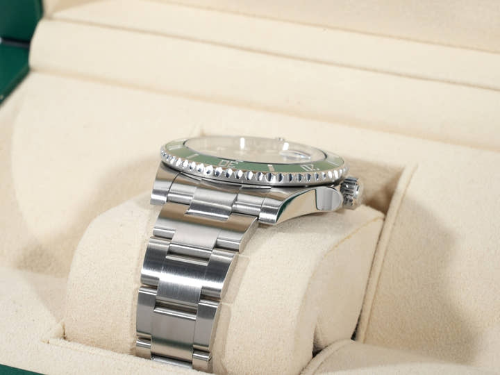 ロレックス サブマリーナー デイト Ref.116610LV ステンレススチール グリーン文字盤