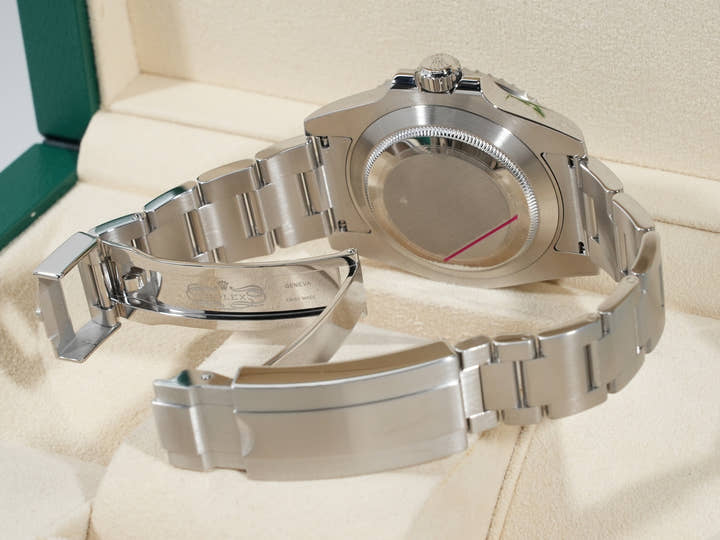 ロレックス サブマリーナー デイト Ref.116610LV ステンレススチール グリーン文字盤