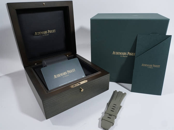 オーデマピゲ ロイヤルオーク オフショア クロノグラフ Ref.26420SO.OO.A600CA.01 ステンレススチール スモークブラウン文字盤