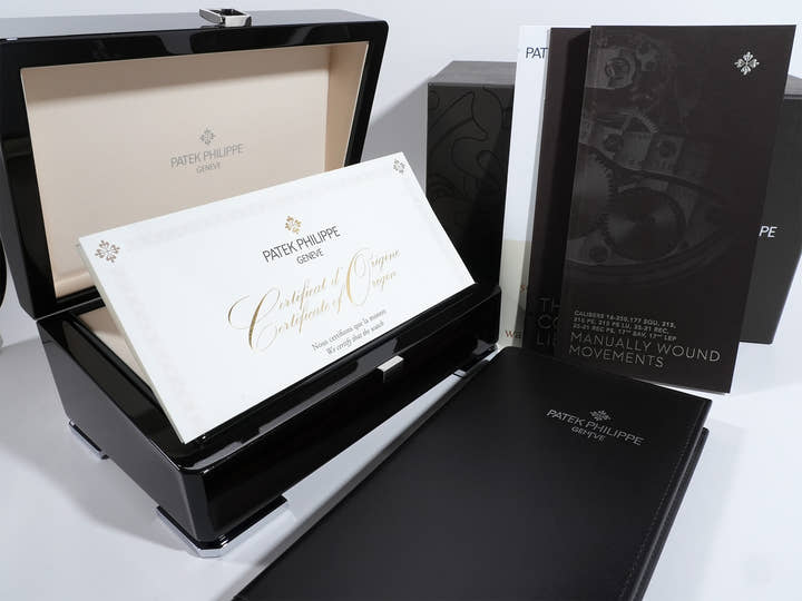 Patek Philippe Calatrava Ref. 5196G-001 White Gold Silver Dial