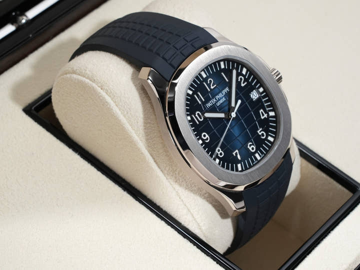 パテックフィリップ アクアノート Ref.5168G-001 ホワイトゴールド ミッドナイトブルー文字盤