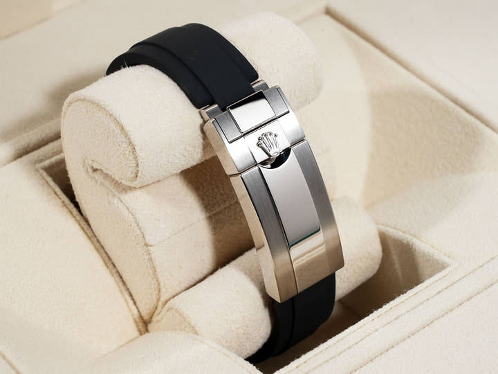 Rolex Daytona Ref. 126589RBR White Gold Mother-of-Pearl x White/Black Dial