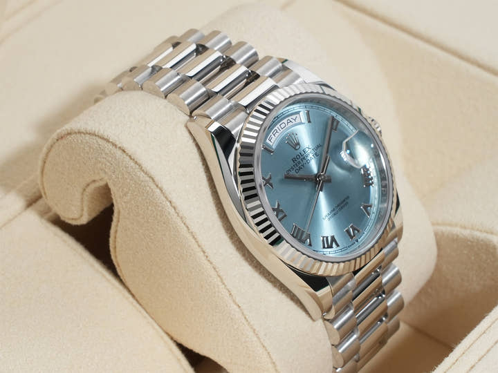 ロレックス デイデイト36 Ref.128236 プラチナ アイスブルー文字盤