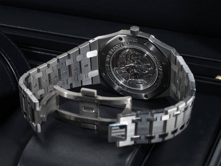 オーデマピゲ ロイヤルオーク パーペチュアルカレンダー ウルトラ シン Ref.26586IP.OO.1240IP.01 チタン ブルー文字盤