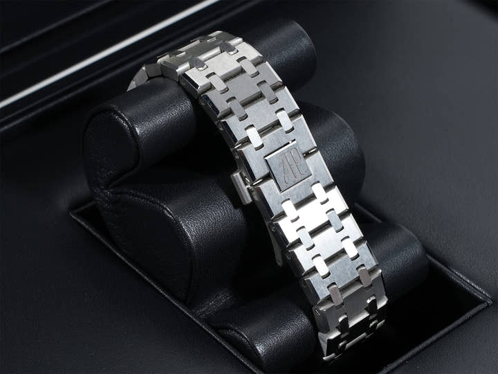 Audemars Piguet Royal Oak Flying Tourbillon Ref. 26531TI.OO.1220TI.01 Titanium Salmon Dial