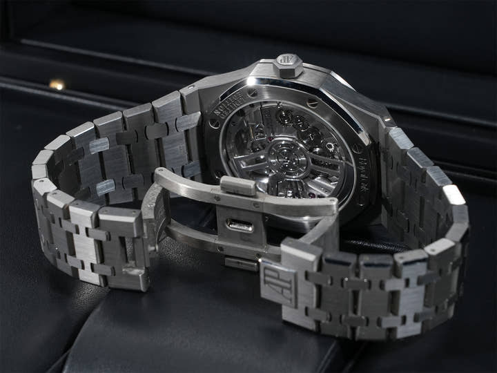 Audemars Piguet Royal Oak Flying Tourbillon Ref. 26531TI.OO.1220TI.01 Titanium Salmon Dial