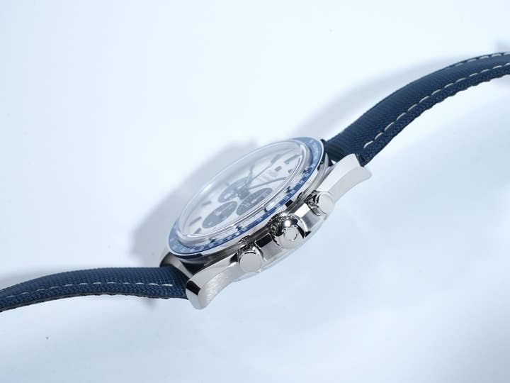 オメガ スピードマスター 記念モデル コーアクシャル マスター クロノメーター クロノグラフ 42MM Ref.310.32.42.50.02.001 シルバー文字盤 未使用 39otncwn