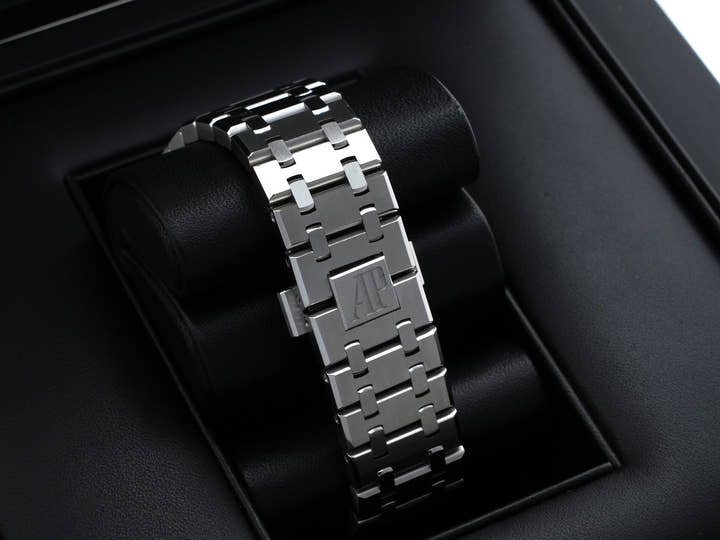 オーデマピゲ ロイヤルオーク Ref.15400ST.OO.1220ST.01.A ステンレススチール ブラック文字盤