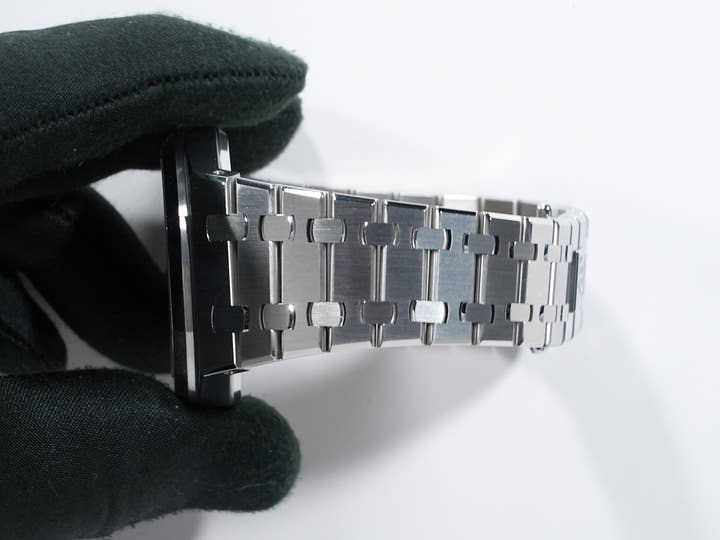 オーデマピゲ ロイヤルオーク Ref.15400ST.OO.1220ST.01.A ステンレススチール ブラック文字盤