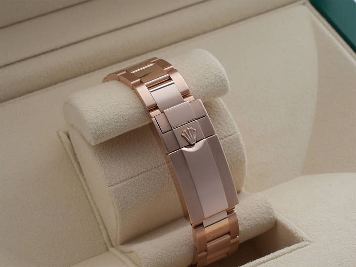 ロレックス デイトナ Ref.126505 エバーローズゴールド ブライトブラックxサンダスト文字盤