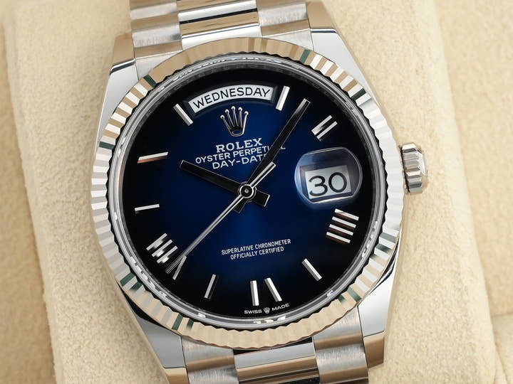 ロレックス デイデイト36 Ref.128239 ホワイトゴールド ブルーオンブレ文字盤 未使用 mcxtmtw3