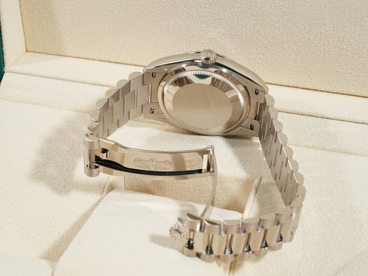 ロレックス デイデイト36 Ref.128239 ホワイトゴールド ブルーオンブレ文字盤 未使用 mcxtmtw3