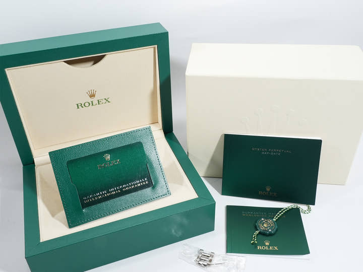 ロレックス デイデイト36 Ref.128239 ホワイトゴールド ブルーオンブレ文字盤 未使用 mcxtmtw3