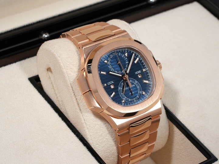 パテックフィリップ ノーチラス トラベルタイム クロノグラフ Ref.5990/1R-001 ローズゴールド ブルーソレイユ文字盤