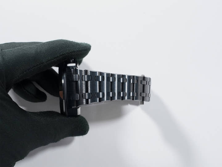 オーデマピゲ ロイヤルオーク オフショア クロノグラフ Ref.26238CE.OO.1300CE.01 ブラックセラミック ブラック文字盤