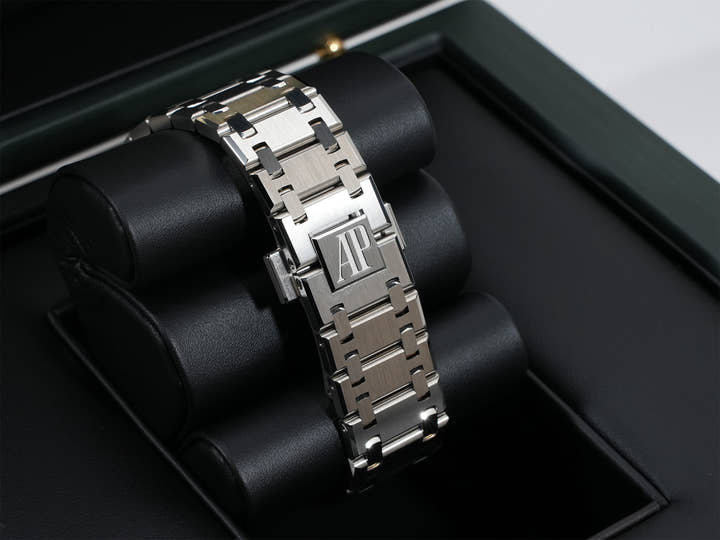 オーデマピゲ ロイヤルオーク ジャンボ エクストラ シン 50周年記念 Ref.16202ST.OO.1240ST.01 ステンレススチール ナイトブルー文字盤