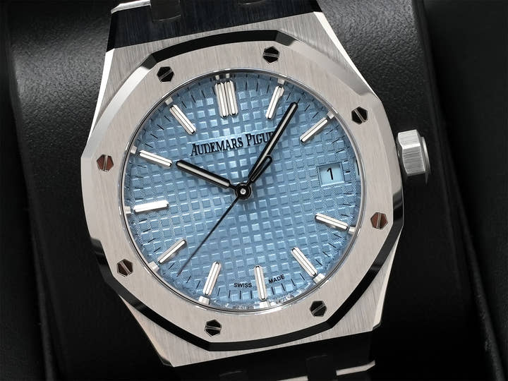Audemars Piguet Royal Oak Ref. 15550ST.OO.1356ST.08 Stainless Steel Light Blue Dial
