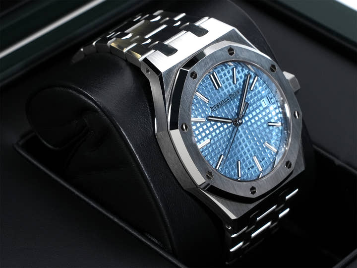 Audemars Piguet Royal Oak Ref. 15550ST.OO.1356ST.08 Stainless Steel Light Blue Dial