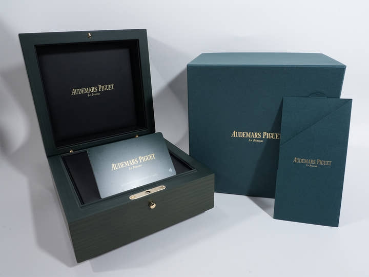 Audemars Piguet Royal Oak Ref. 15550ST.OO.1356ST.08 Stainless Steel Light Blue Dial