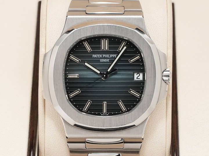 パテックフィリップ ノーチラス Ref.5711/1A-010 ステンレススチール ブルー文字盤