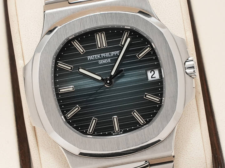 パテックフィリップ ノーチラス Ref.5711/1A-010 ステンレススチール ブルー文字盤