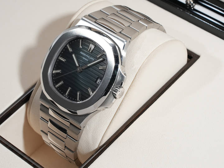 パテックフィリップ ノーチラス Ref.5711/1A-010 ステンレススチール ブルー文字盤