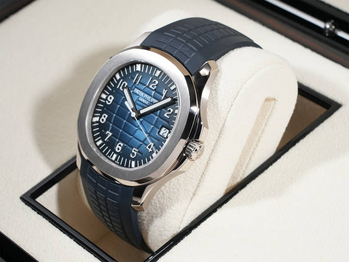 パテックフィリップ アクアノート Ref.5168G-001 ホワイトゴールド ミッドナイトブルー文字盤