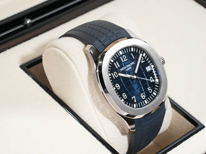 パテックフィリップ アクアノート Ref.5168G-001 ホワイトゴールド ミッドナイトブルー文字盤